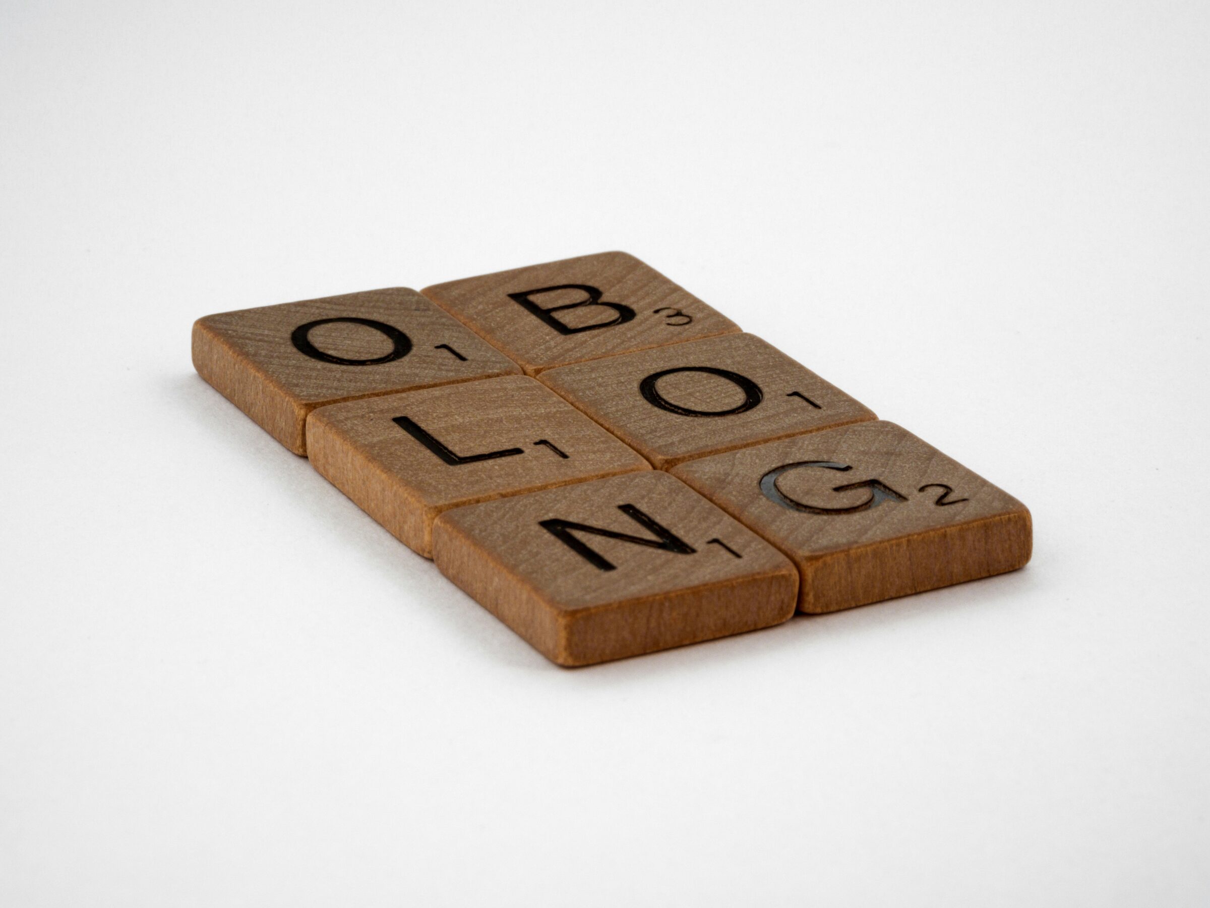 Blog comments and discussion forum representing SEO link building through engagement